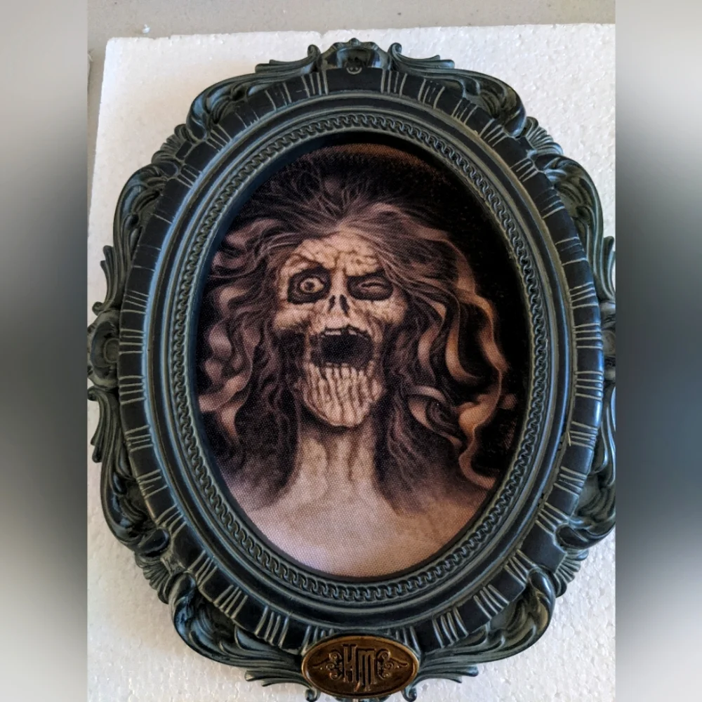 Disney Haunted Mansion Halloween Ghost Ghoul Wall Portrait Spooky Decor